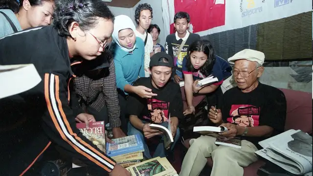 Pramoedya Ananta Toer dan Kontroversi Tetralogi Pulau Buru (II) thumbnail
