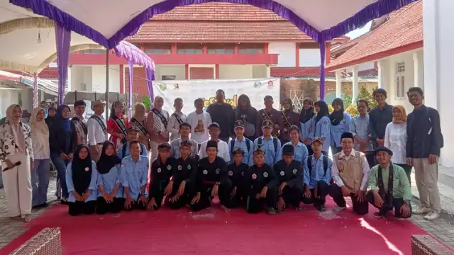 Festival Literasi Indramayu 2025 Bukan Seremonial Tetapi Pintu Gerbang Kolektif Kesadaran Literasi Masyarakat thumbnail