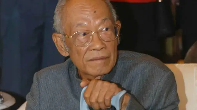 Il Titano studia. Pramoedya. Ananta Toer thumbnail